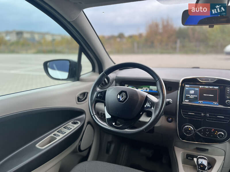Хэтчбек Renault Zoe 2014 в Дубно