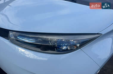 Хэтчбек Renault Zoe 2016 в 