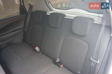 Хэтчбек Renault Zoe 2020 в 