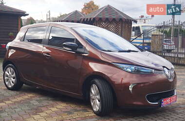 Хэтчбек Renault Zoe 2015 в 