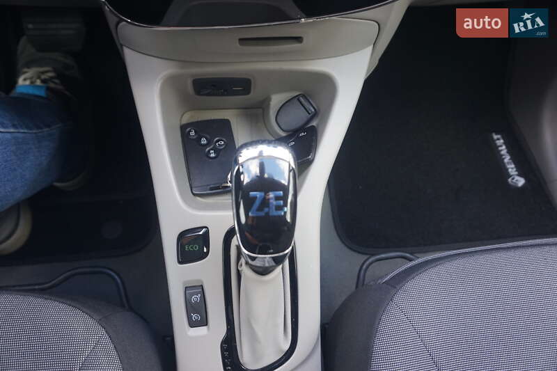 Хэтчбек Renault Zoe 2015 в Самборе