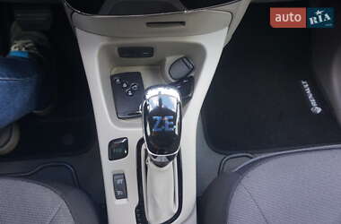 Хэтчбек Renault Zoe 2015 в 