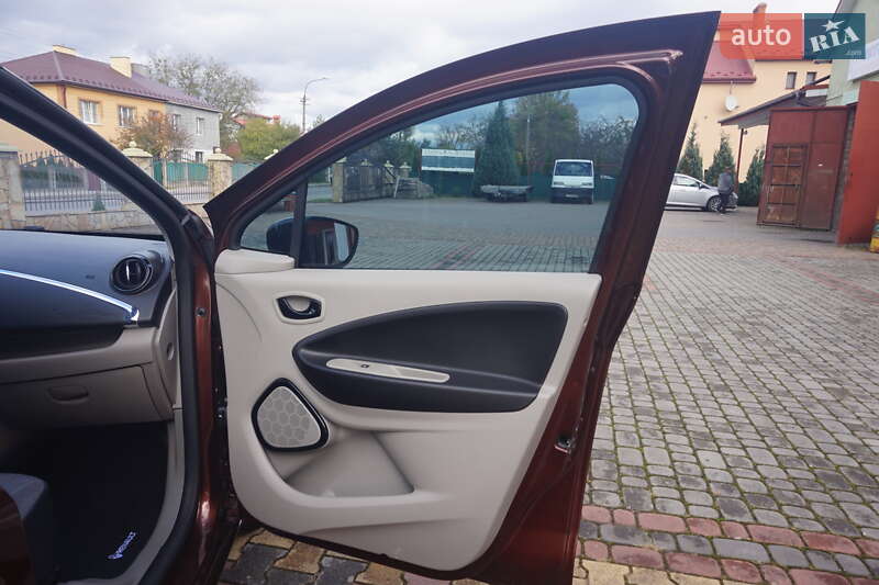 Хэтчбек Renault Zoe 2015 в Самборе