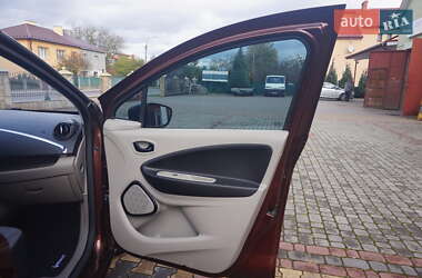Хэтчбек Renault Zoe 2015 в 