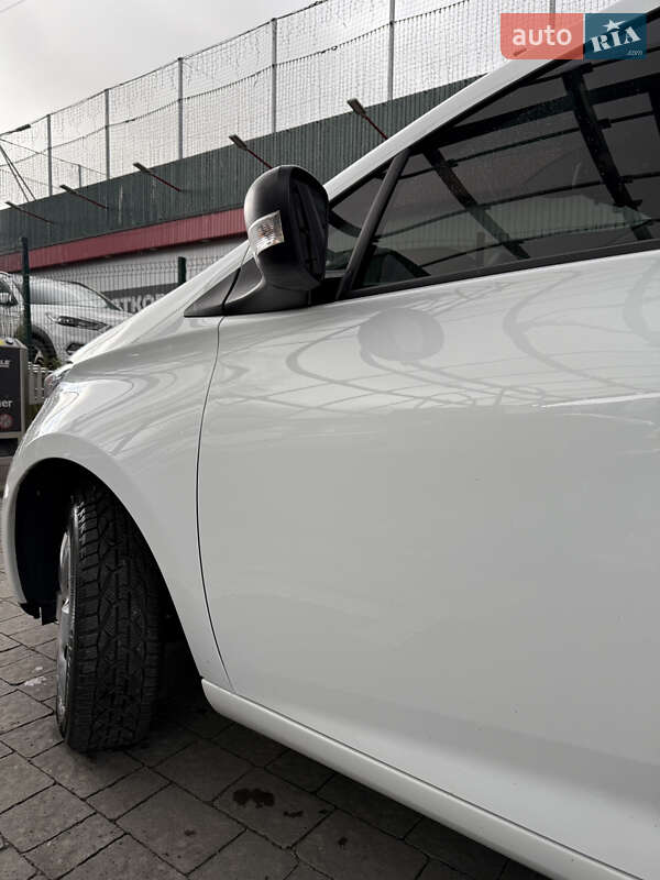 Хэтчбек Renault Zoe 2018 в Львове
