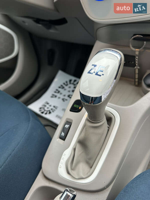 Хэтчбек Renault Zoe 2013 в Калуше