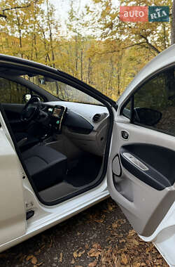 Хетчбек Renault Zoe 2013 в  фото 19 Хетчбек Renault Zoe 2013 в