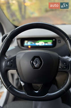 Хетчбек Renault Zoe 2013 в  фото 27 Хетчбек Renault Zoe 2013 в