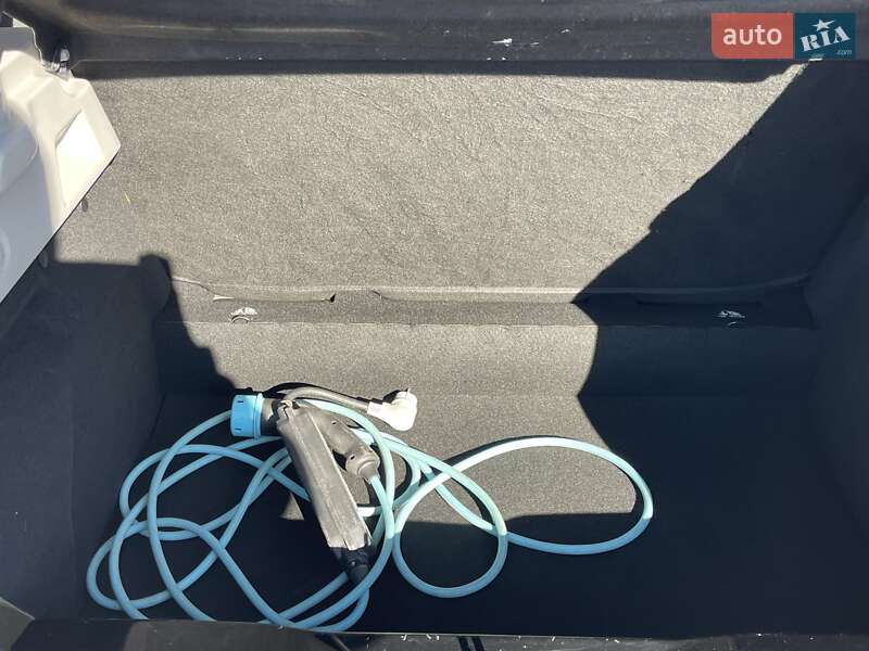 Хэтчбек Renault Zoe 2014 в Ровно