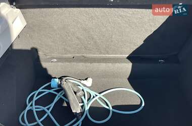 Хетчбек Renault Zoe 2014 в 