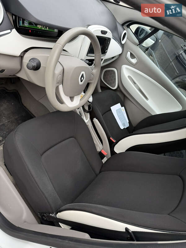 Хэтчбек Renault Zoe 2016 в Киеве фото 6 Хэтчбек Renault Zoe 2016 в Киеве