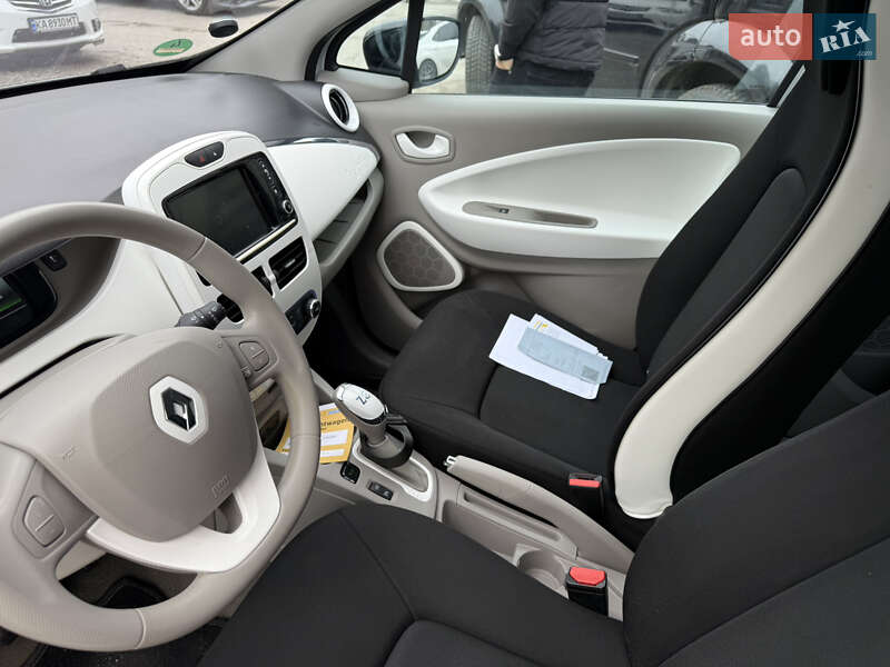 Хэтчбек Renault Zoe 2016 в Киеве фото 5 Хэтчбек Renault Zoe 2016 в Киеве