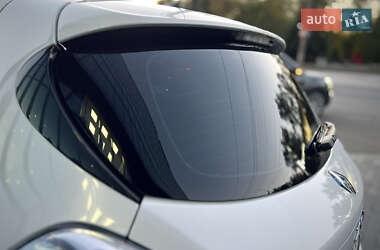 Хетчбек Renault Zoe 2015 в 