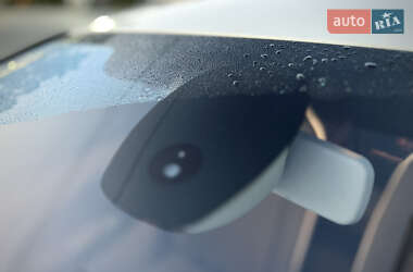Хетчбек Renault Zoe 2015 в 