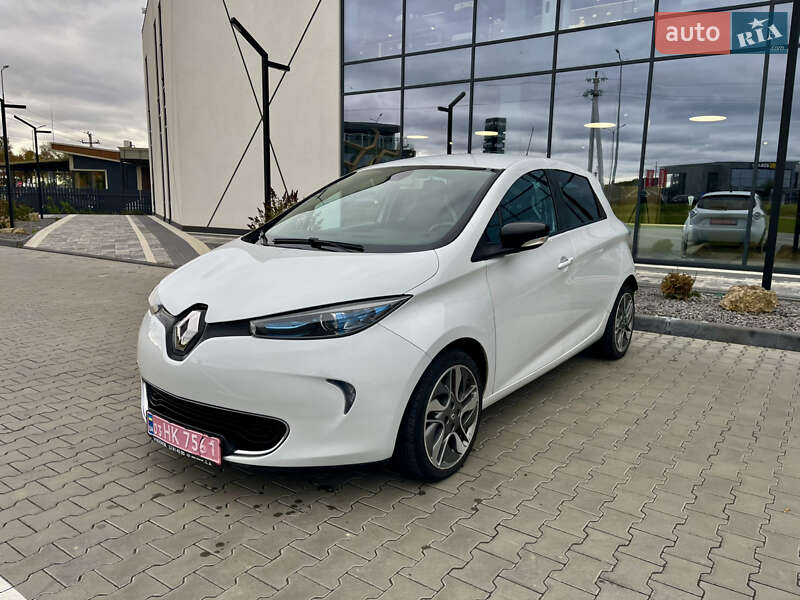 Хэтчбек Renault Zoe 2015 в 