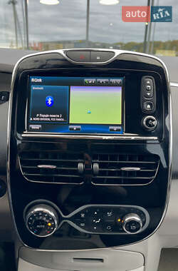 Хэтчбек Renault Zoe 2015 в 