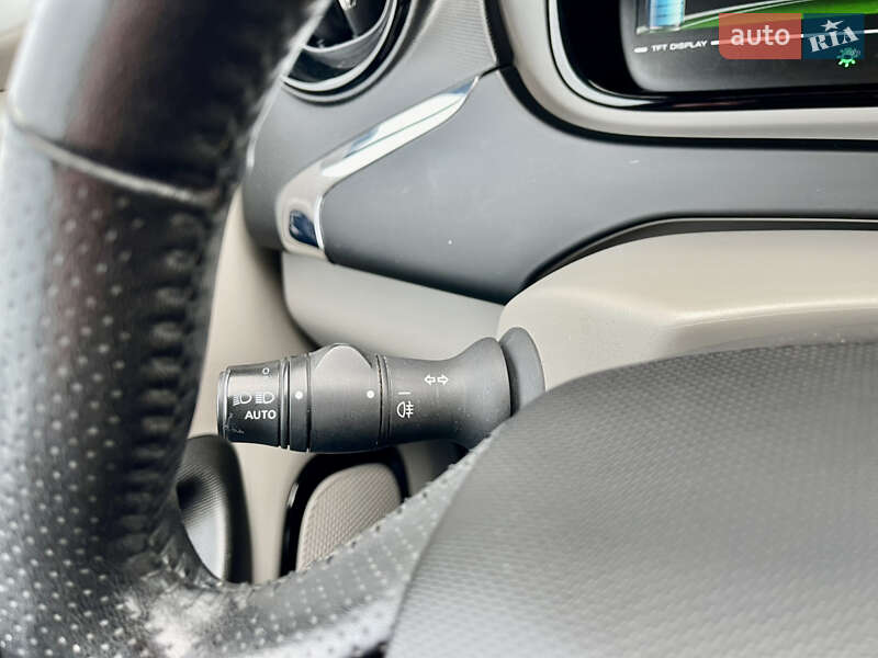 Хэтчбек Renault Zoe 2015 в Луцке фото 29 Хэтчбек Renault Zoe 2015 в Луцке