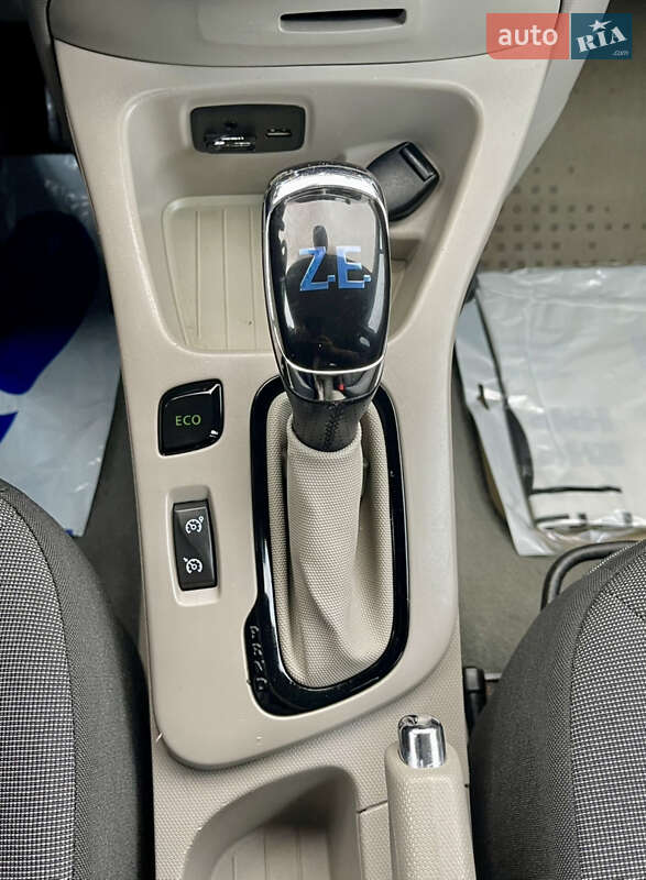Хэтчбек Renault Zoe 2015 в Луцке фото 31 Хэтчбек Renault Zoe 2015 в Луцке