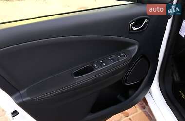 Хэтчбек Renault Zoe 2017 в 