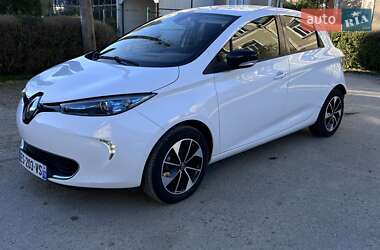 Хэтчбек Renault Zoe 2017 в 