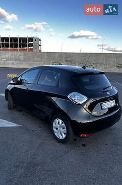 Хэтчбек Renault Zoe 2014 в 