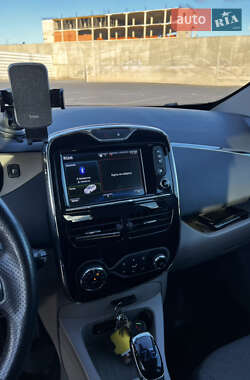 Хэтчбек Renault Zoe 2014 в 