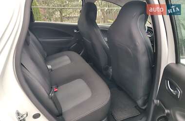 Хэтчбек Renault Zoe 2021 в 