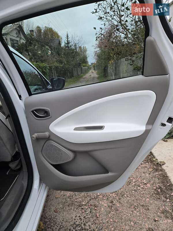 Хэтчбек Renault Zoe 2017 в Киеве фото 9 Хэтчбек Renault Zoe 2017 в Киеве