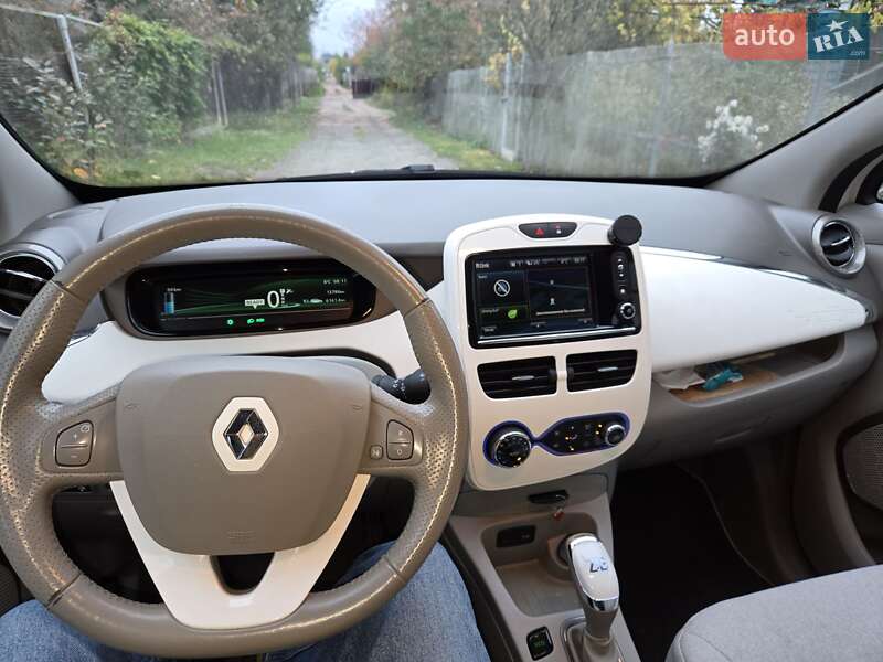 Хэтчбек Renault Zoe 2017 в Киеве фото 12 Хэтчбек Renault Zoe 2017 в Киеве
