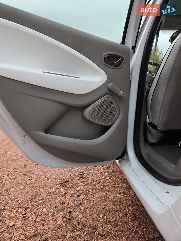 Хэтчбек Renault Zoe 2017 в Киеве фото 22 Хэтчбек Renault Zoe 2017 в Киеве