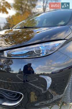 Хэтчбек Renault Zoe 2019 в 
