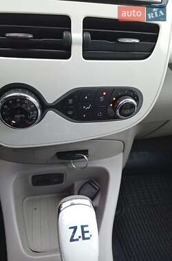 Хетчбек Renault Zoe 2014 в  фото 18 Хетчбек Renault Zoe 2014 в