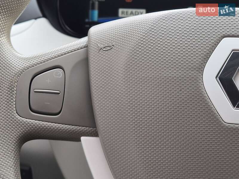 Хетчбек Renault Zoe 2018 в Бердичеві фото 40 Хетчбек Renault Zoe 2018 в Бердичеві
