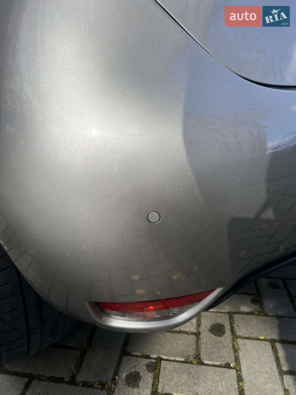 Хетчбек Renault Zoe 2015 в Золочеві