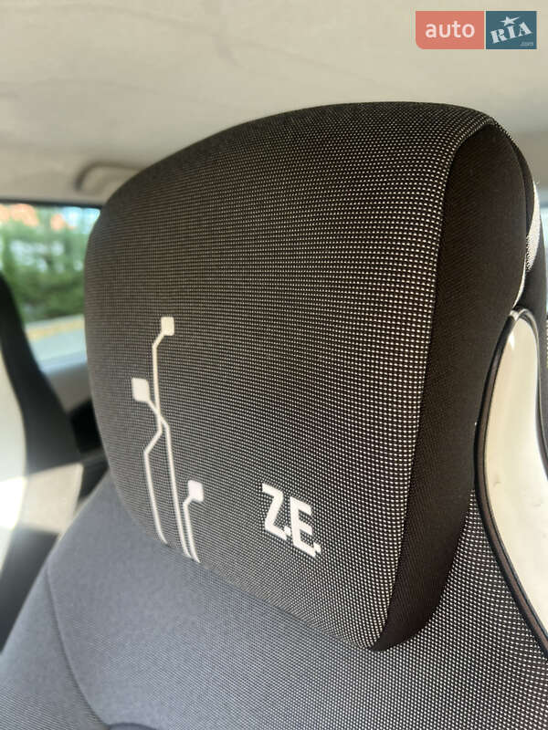 Хетчбек Renault Zoe 2015 в Золочеві