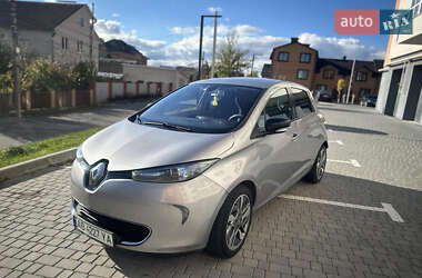 Хэтчбек Renault Zoe 2015 в 