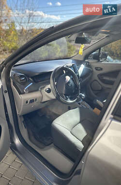 Хэтчбек Renault Zoe 2015 в 