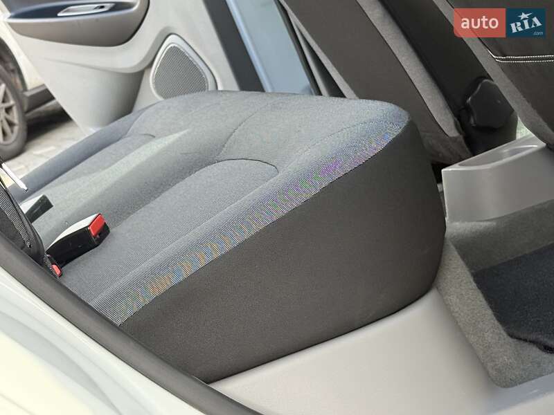 Хетчбек Renault Zoe 2013 в Дрогобичі