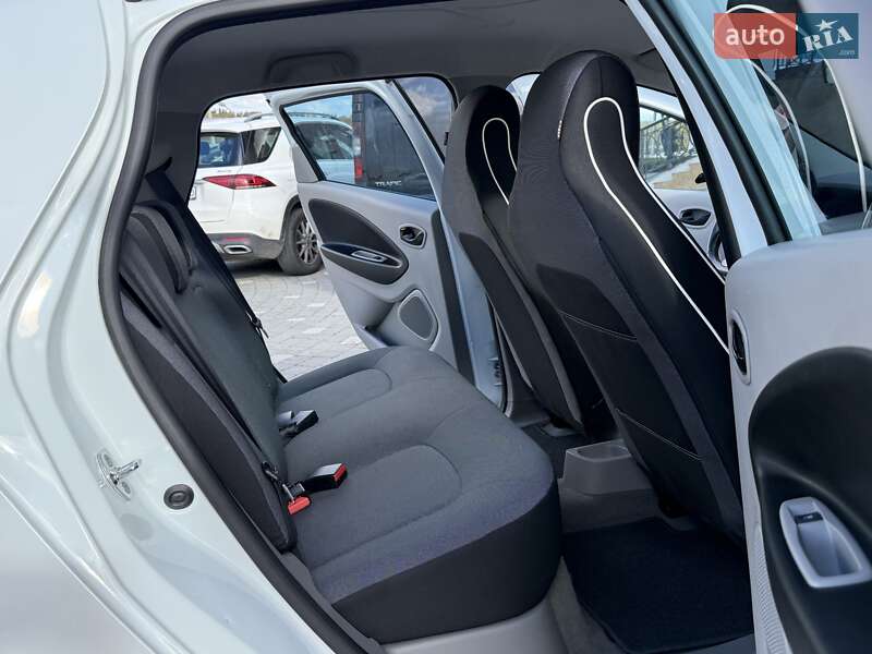Хетчбек Renault Zoe 2013 в Дрогобичі