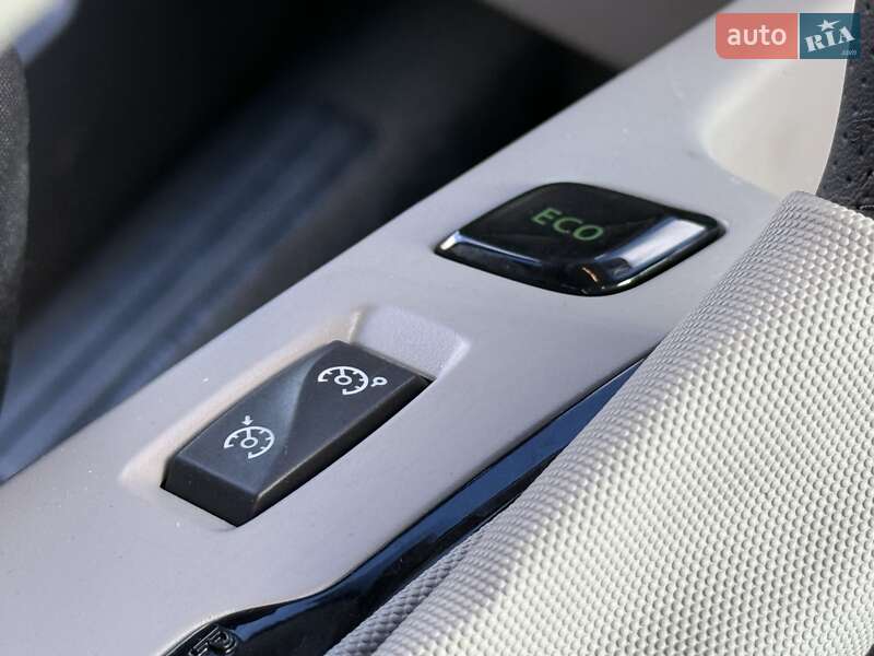 Хетчбек Renault Zoe 2013 в Дрогобичі