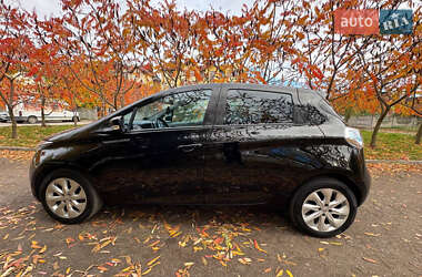 Хетчбек Renault Zoe 2015 в 