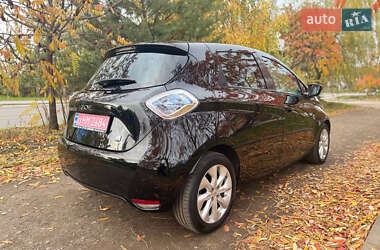 Хетчбек Renault Zoe 2015 в 