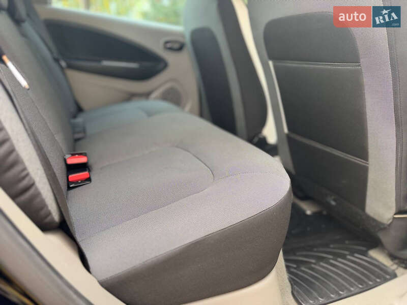 Хетчбек Renault Zoe 2015 в Рівному фото 24 Хетчбек Renault Zoe 2015 в Рівному