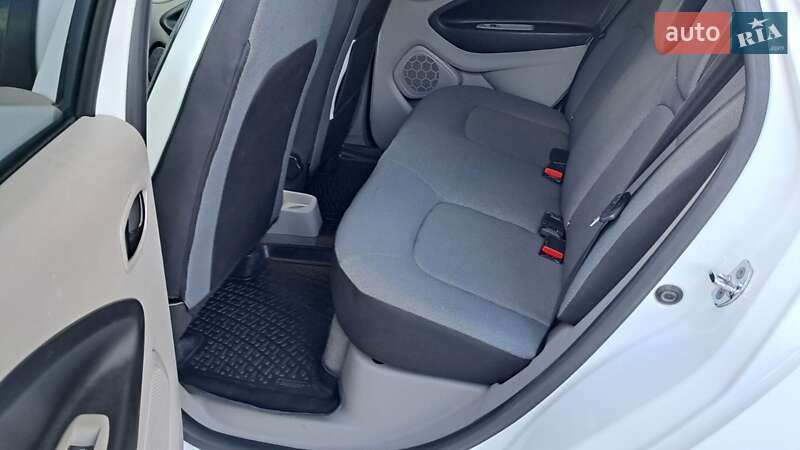 Хетчбек Renault Zoe 2016 в Львові фото 4 Хетчбек Renault Zoe 2016 в Львові