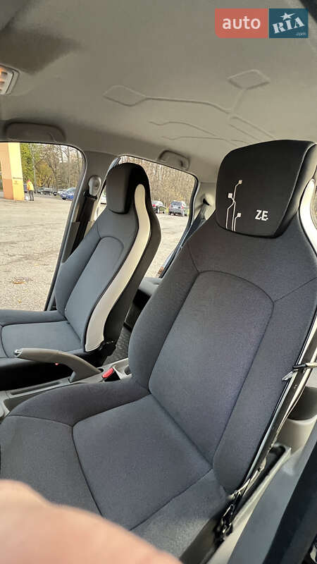 Хэтчбек Renault Zoe 2015 в Ивано-Франковске фото 20 Хэтчбек Renault Zoe 2015 в Ивано-Франковске