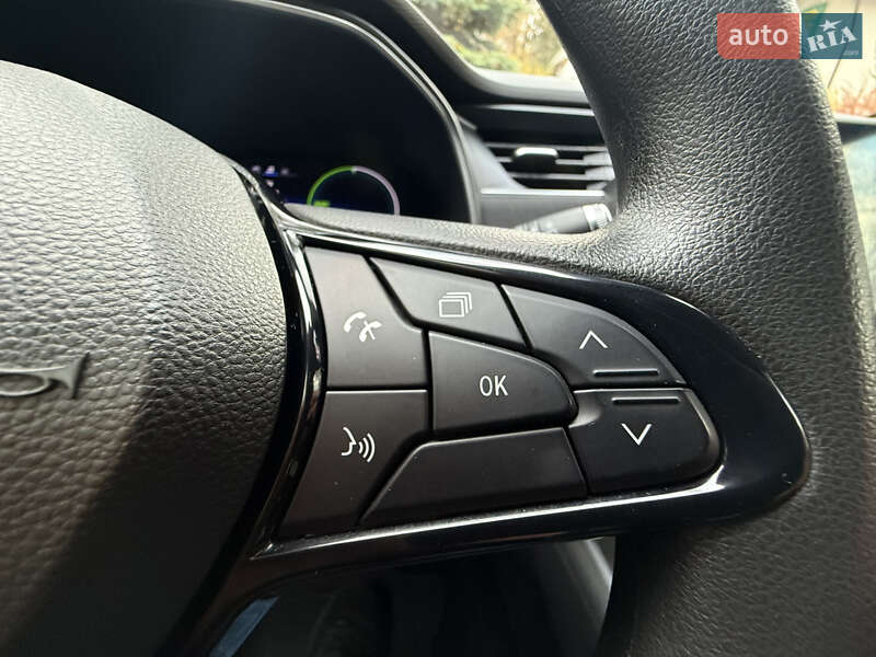 Хэтчбек Renault Zoe 2020 в Дрогобыче фото 20 Хэтчбек Renault Zoe 2020 в Дрогобыче