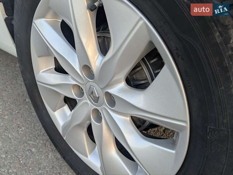 Хэтчбек Renault Zoe 2016 в Дрогобыче