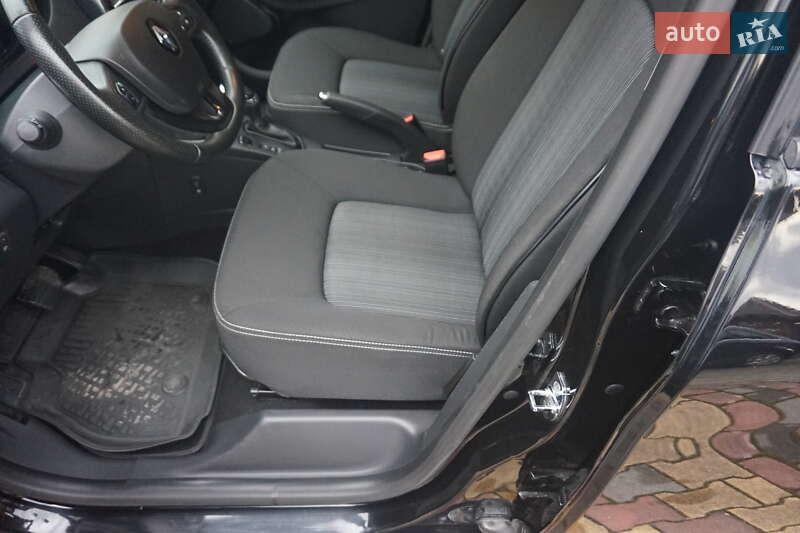 Хэтчбек Renault Zoe 2018 в Самборе фото 28 Хэтчбек Renault Zoe 2018 в Самборе