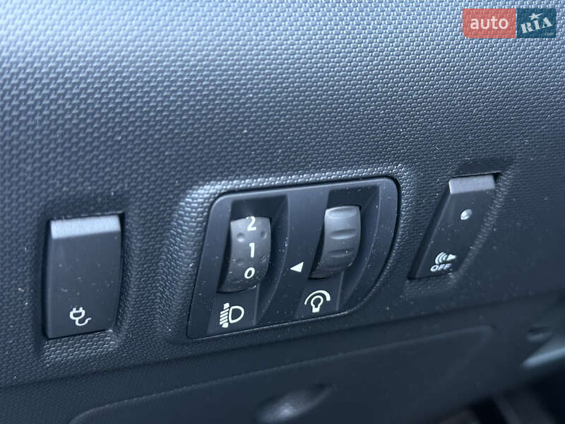 Хэтчбек Renault Zoe 2017 в Ужгороде