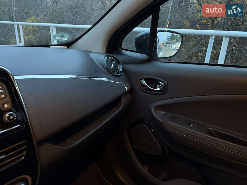 Хэтчбек Renault Zoe 2017 в Киеве